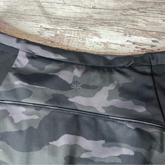 Athleta Matchpoint Camo Skort size S - Picture 9 of 13